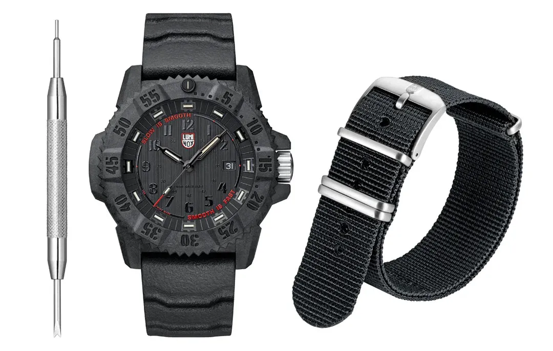 Limited Edition Luminox Master Carbon SEAL CARBONOX  Black Dial Black Rubber Interchangeable Black NATO Strap Date Divers Quartz Mens Watch XS.3801.SIS.SET