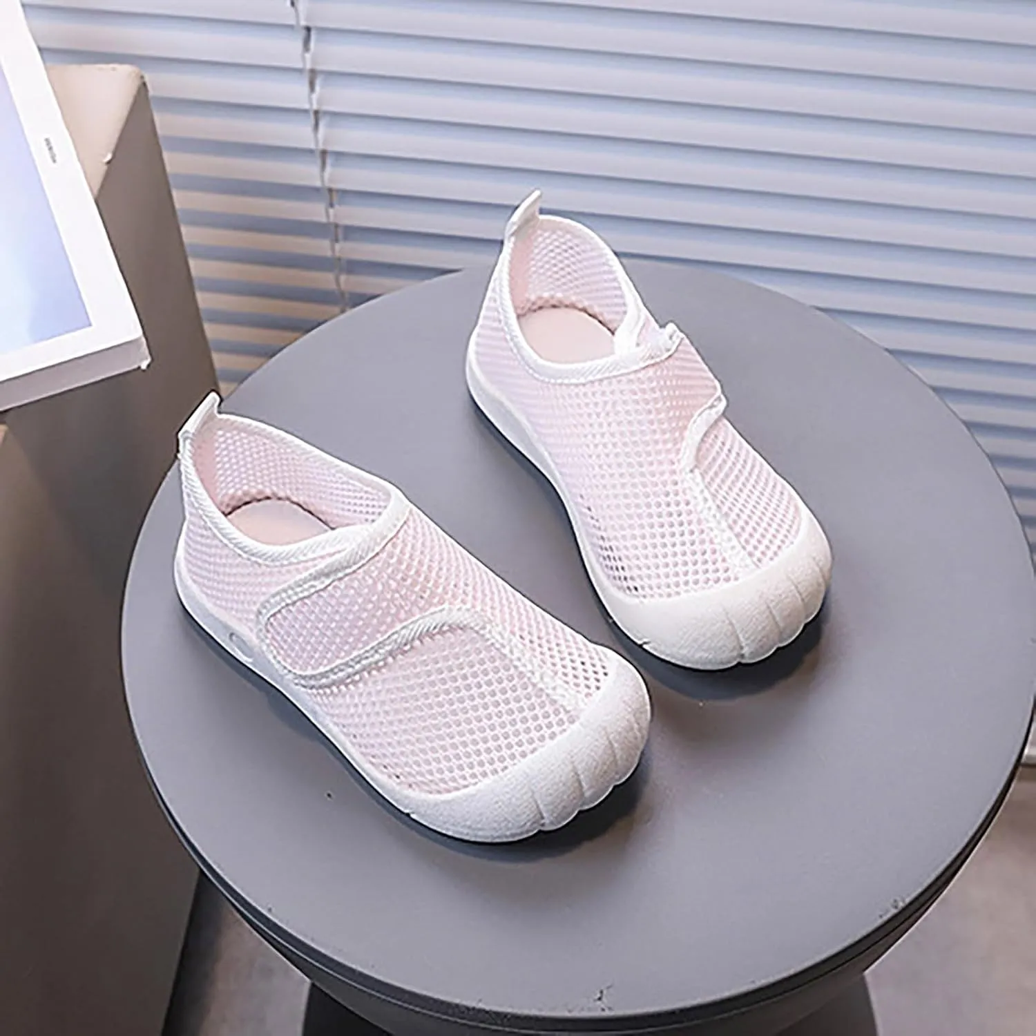 Summer New Hollowed Breathable Mesh Shoes Boys Baotou Anti Kick Sandals Girls Solid Color Beach Shoes Girls Wedges